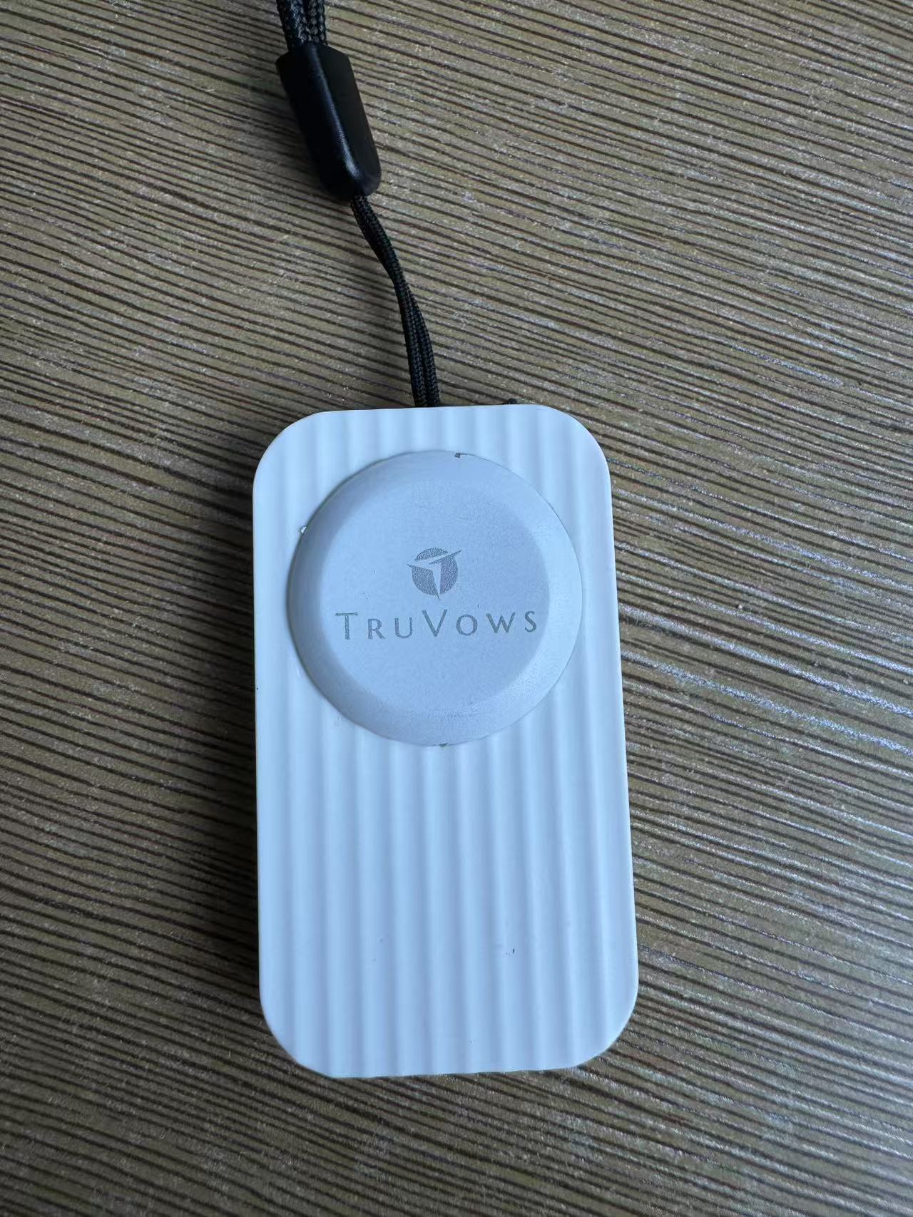 Lume by TruVows- Wearable Air Purifier